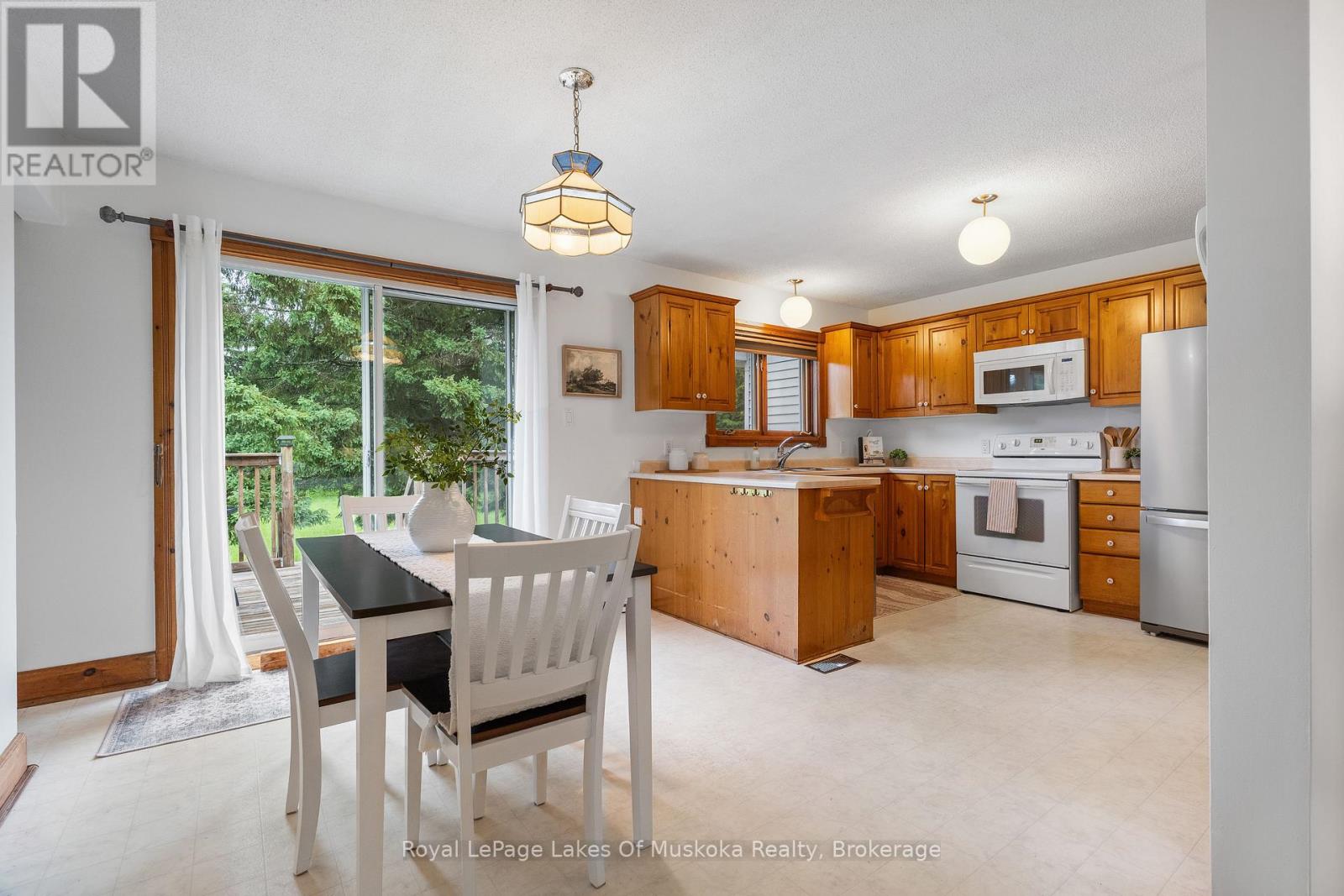 625 Old North Road, Huntsville, Ontario  P1H 2J4 - Photo 12 - X13444870