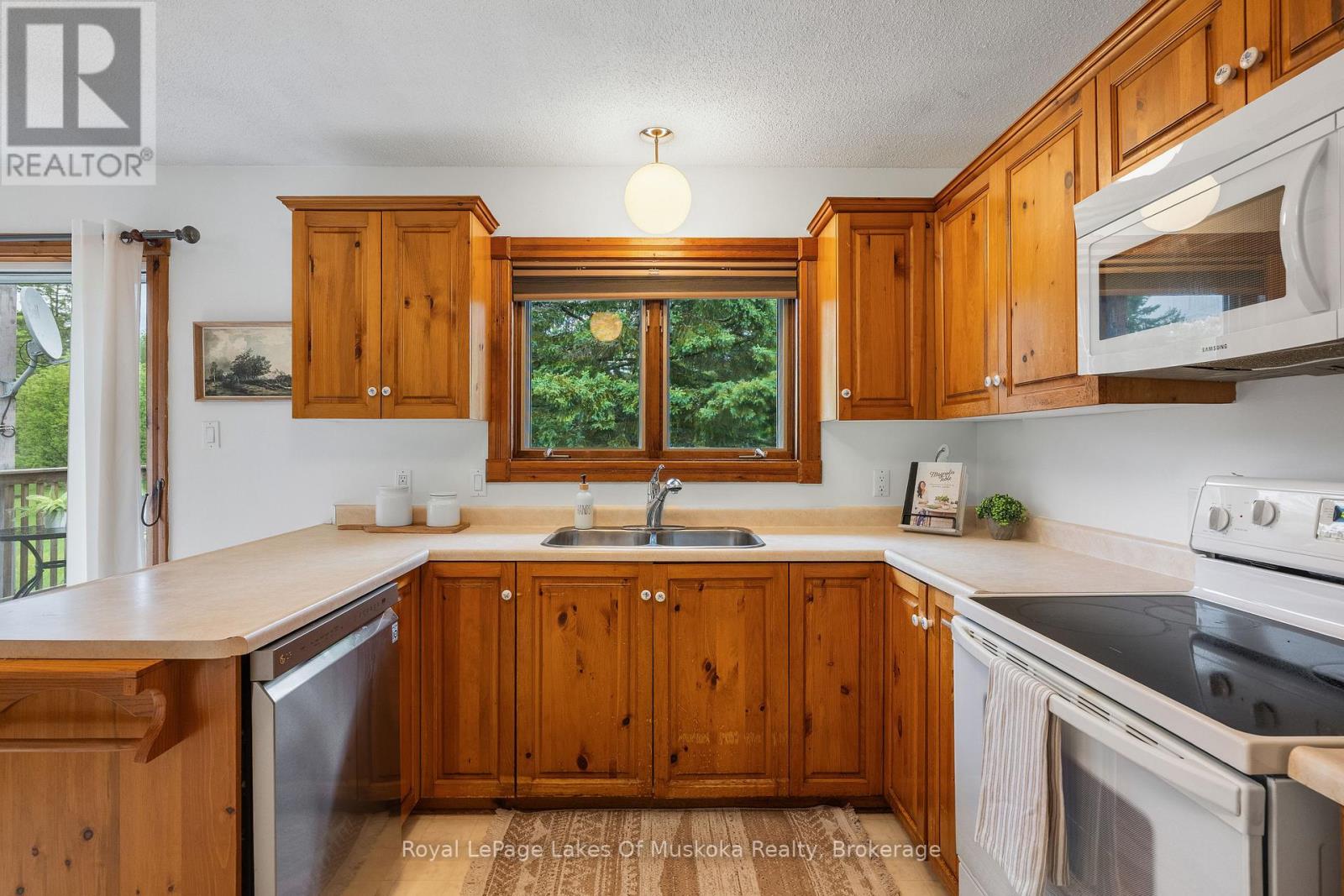 625 Old North Road, Huntsville, Ontario  P1H 2J4 - Photo 15 - X13444870