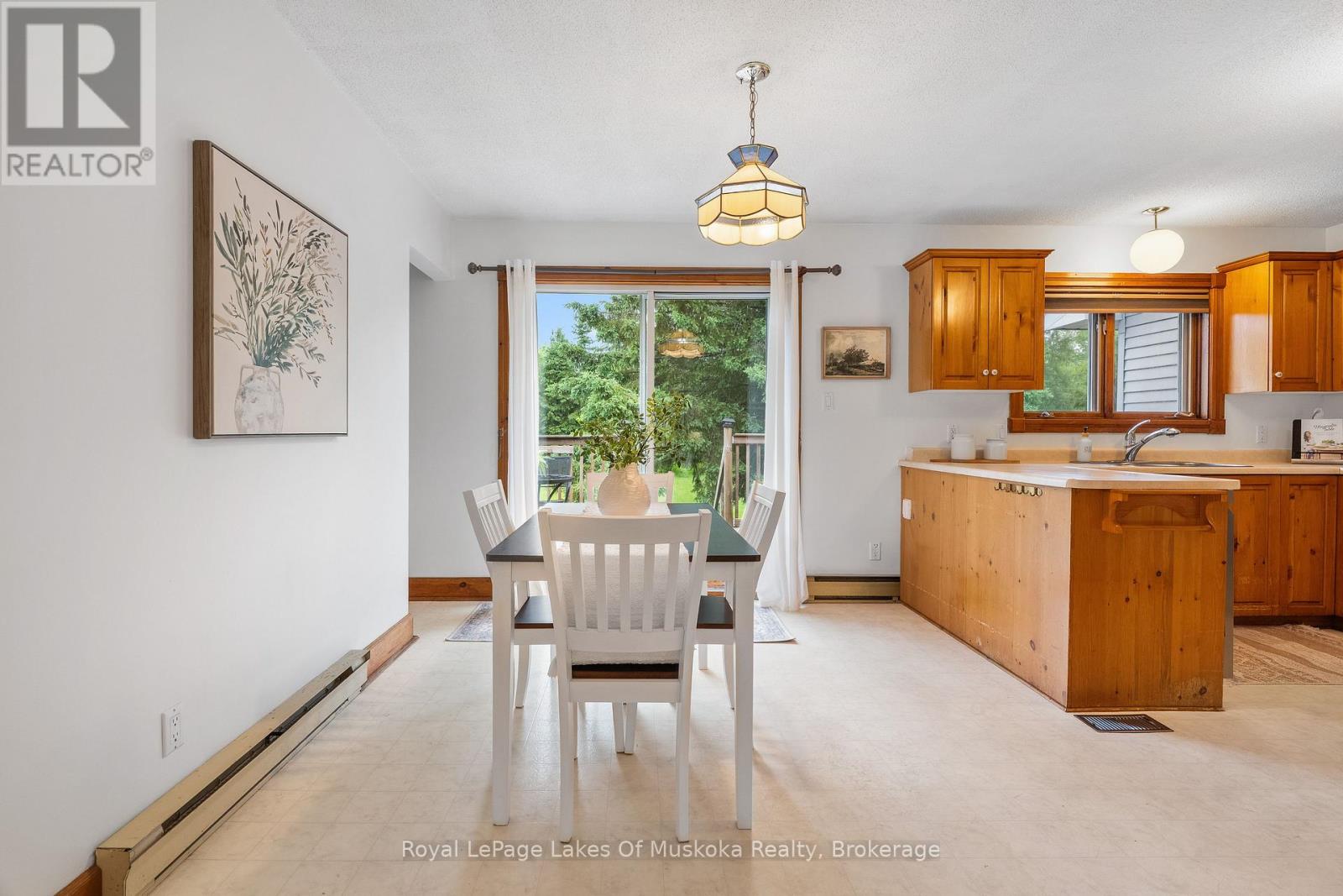 625 Old North Road, Huntsville, Ontario  P1H 2J4 - Photo 17 - X13444870