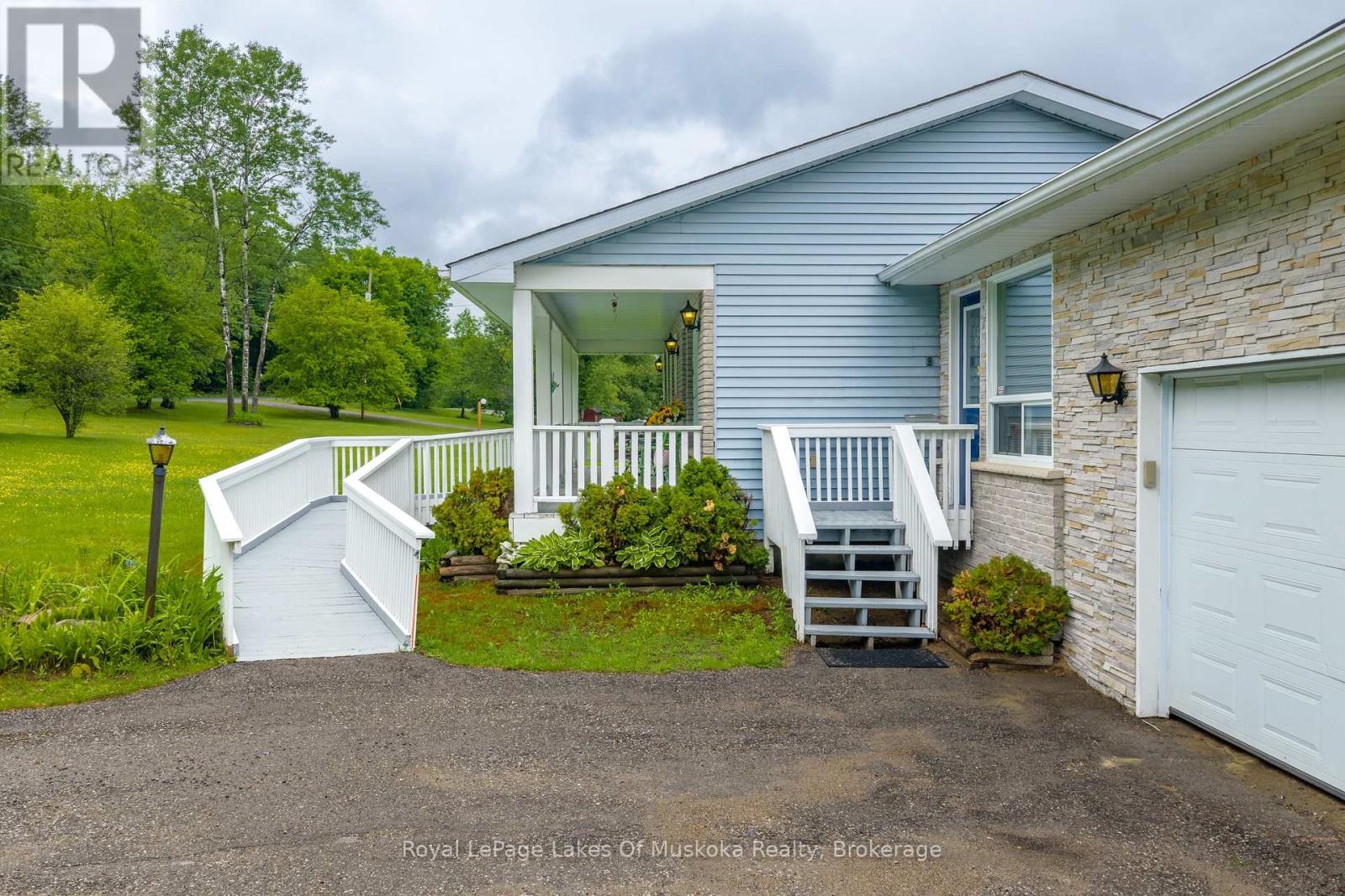 625 Old North Road, Huntsville, Ontario  P1H 2J4 - Photo 5 - X13444870