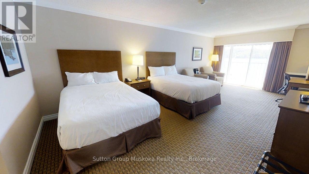 421 - 421 Bayshore - Deerhurst Drive, Huntsville, Ontario P1H 2E8 - Photo 1 - X13446432