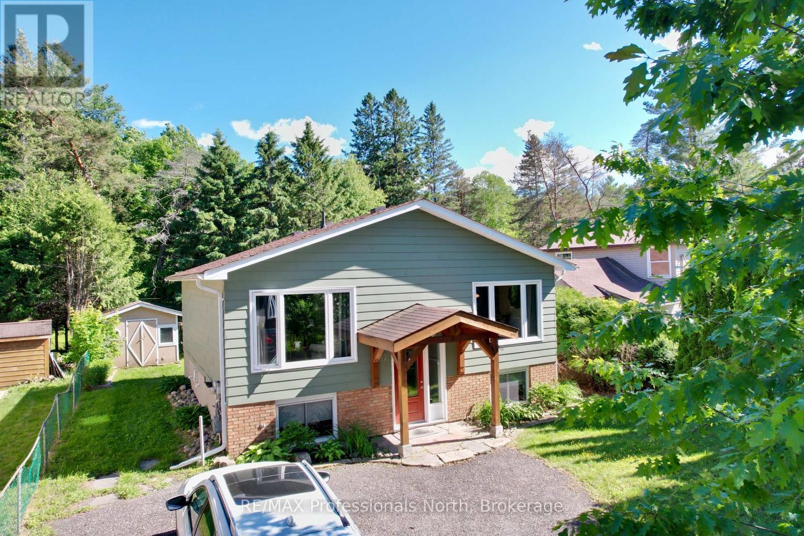 77 Hanes Road, Huntsville, Ontario P1H 1M3 - Photo 1 - X13449190