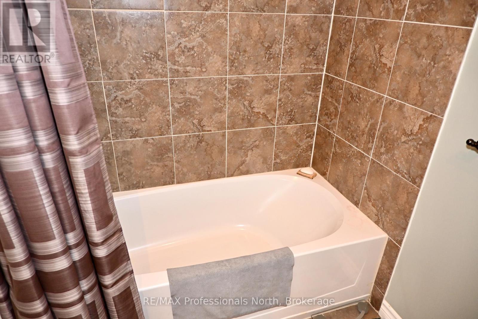77 Hanes Road, Huntsville, Ontario P1H 1M3 - Photo 20 - X13449190