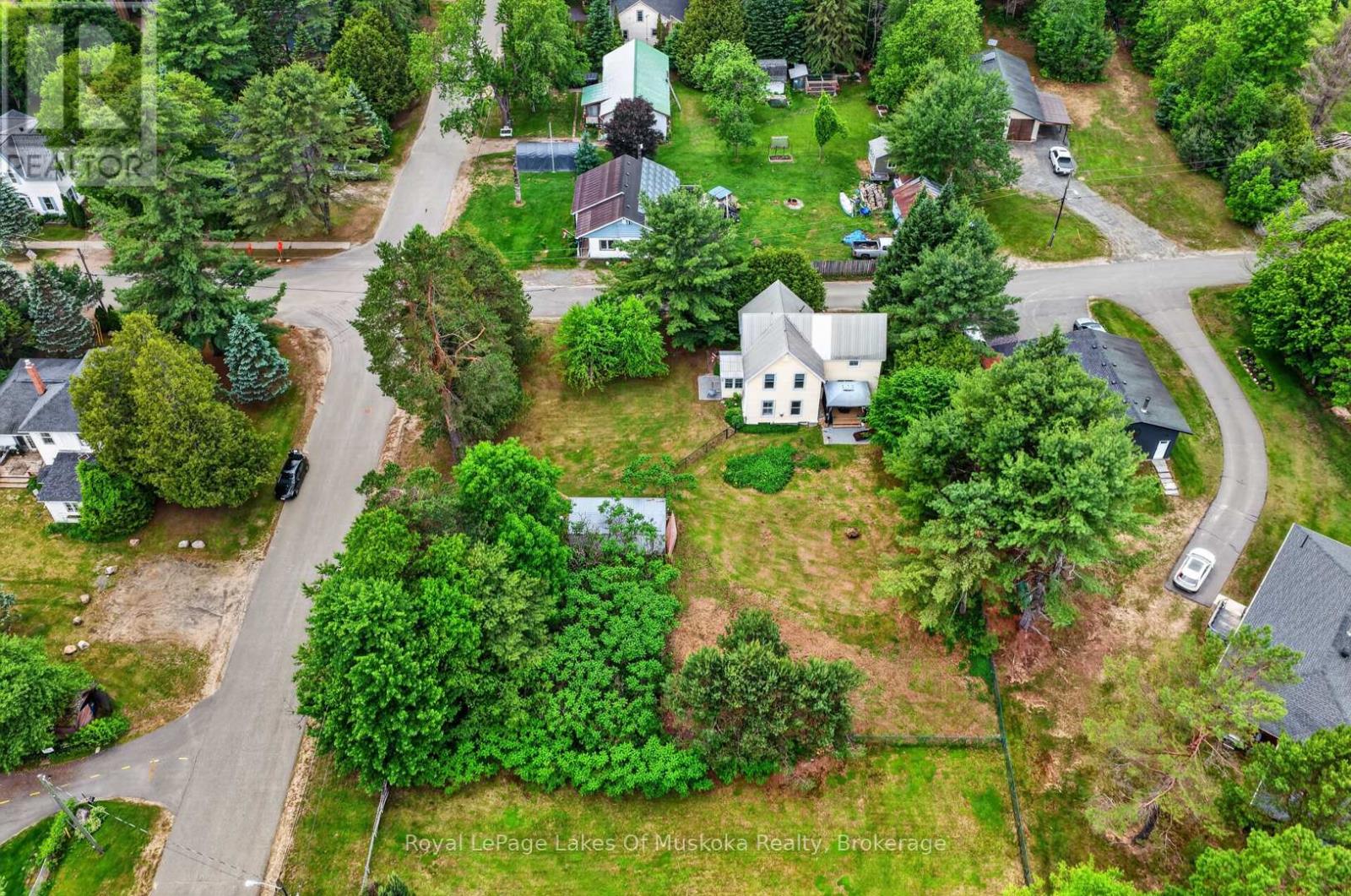 4 Spruce Street E, Lake Of Bays, Ontario P0B 1A0 - Photo 33 - X13449238