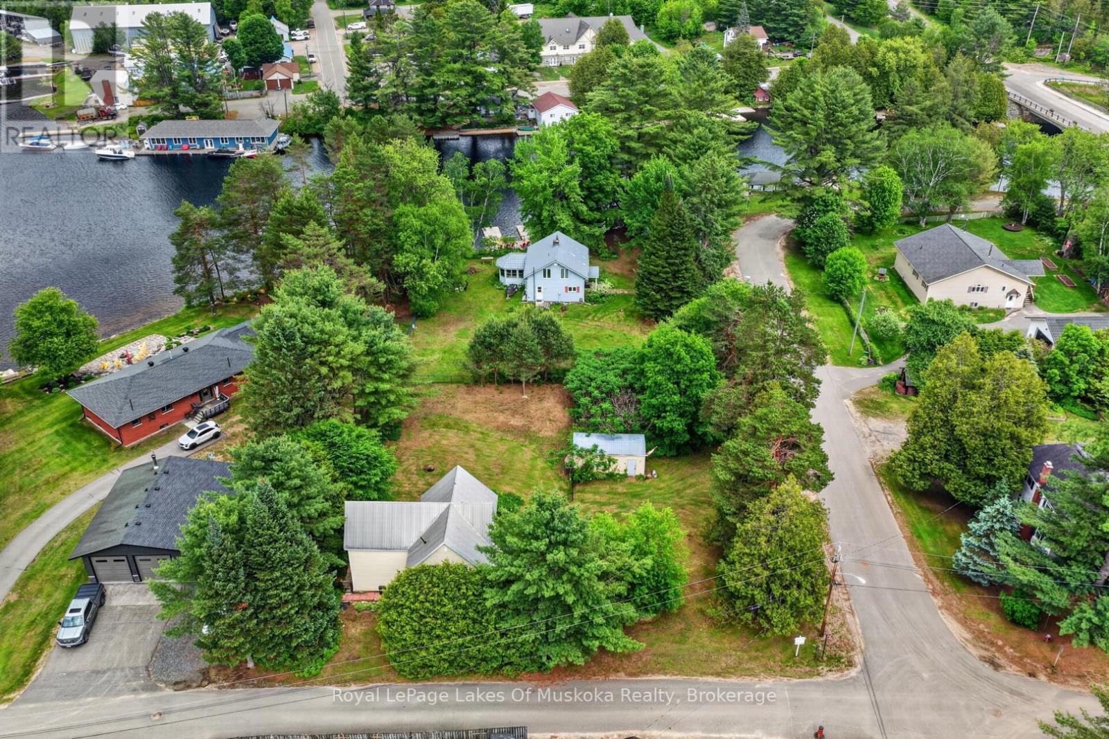 4 Spruce Street E, Lake Of Bays, Ontario P0B 1A0 - Photo 34 - X13449238