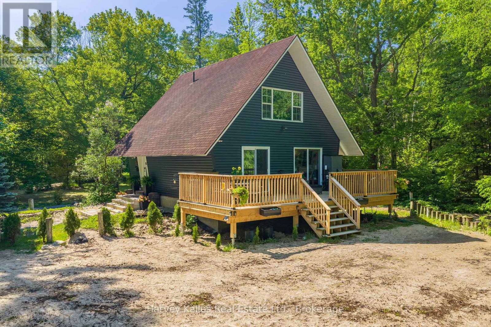 66 Robert Road E, Huntsville, Ontario P1H 2J4 - Photo 3 - X13452296
