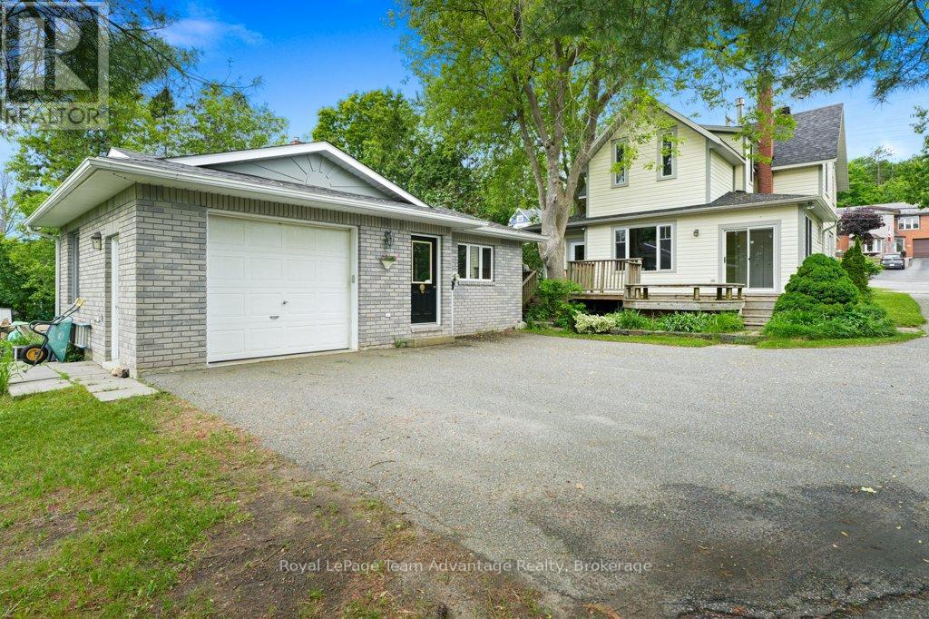 35 William Street, Parry Sound, Ontario  P2A 1V2 - Photo 1 - X13455420