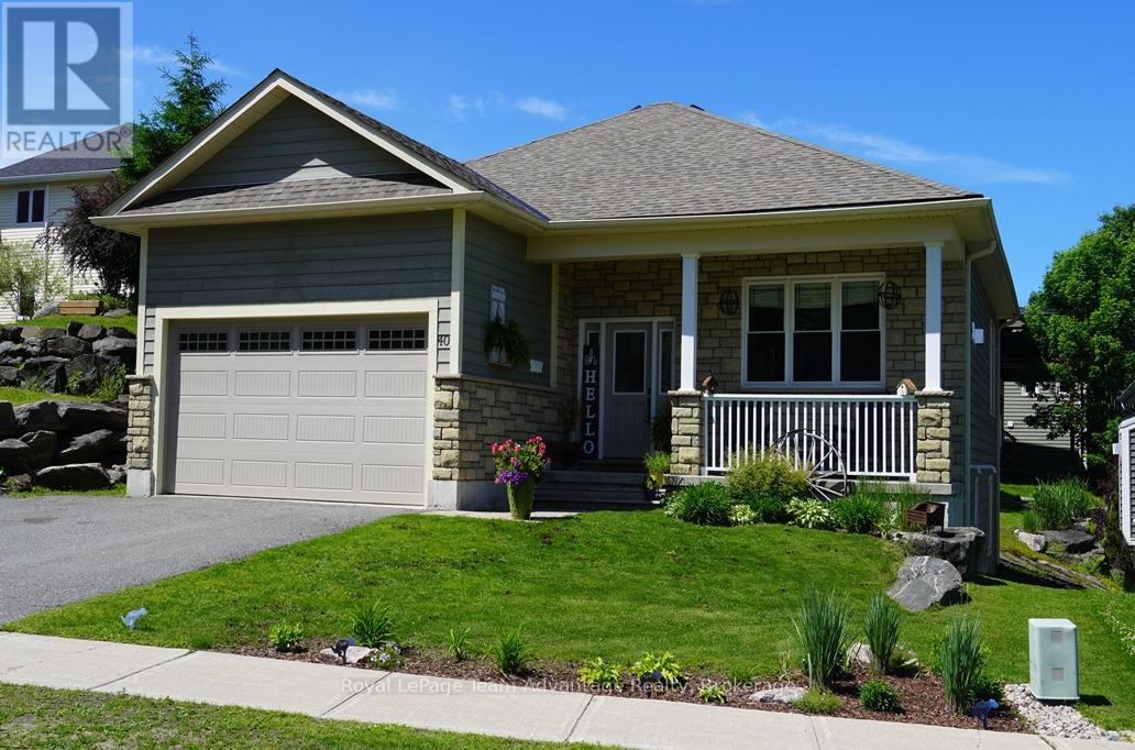 40 Winnifred Avenue E, Parry Sound, Ontario  P2A 2E7 - Photo 1 - X13457918