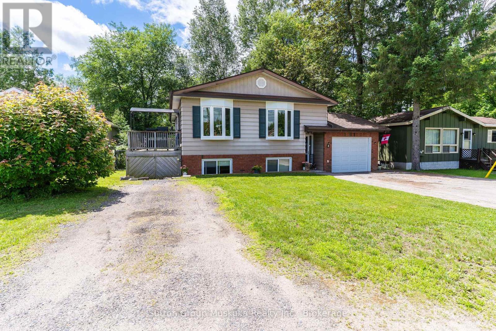 8 Gouldie Street, Huntsville, Ontario  P1H 1M5 - Photo 1 - X13459234
