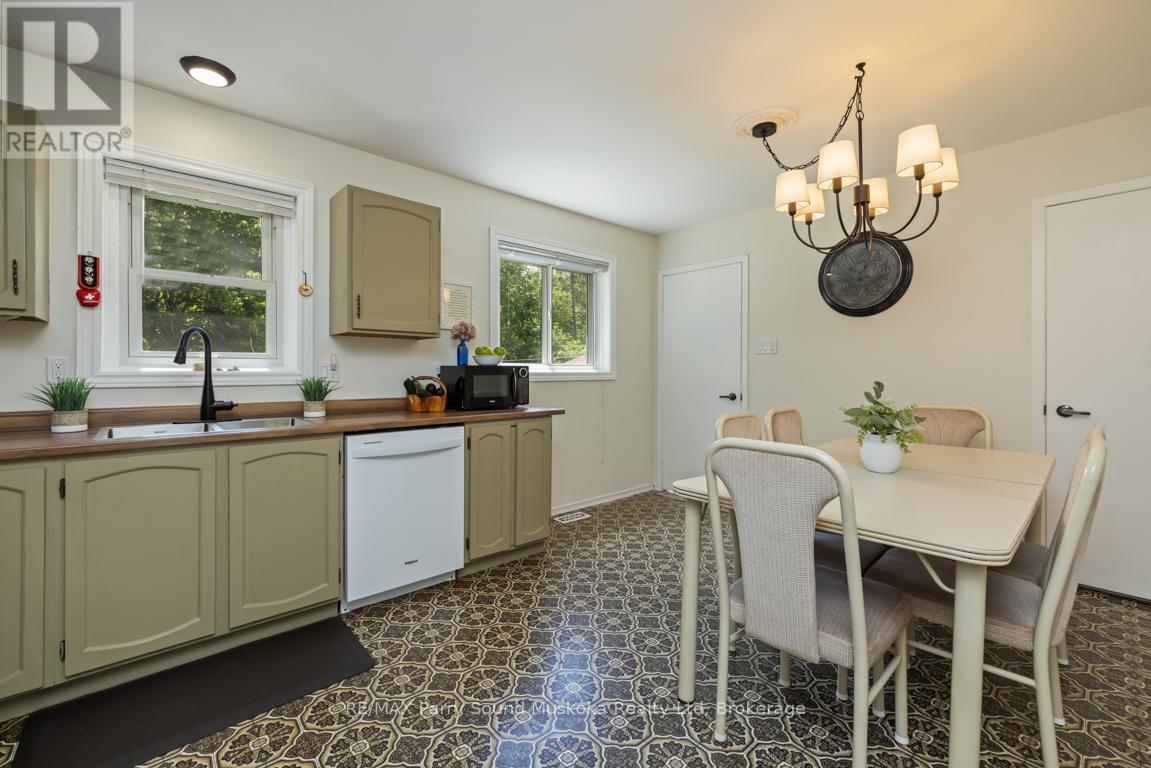 28 Clerks Road, Georgian Bay, Ontario  P0C 1H0 - Photo 13 - X13463442