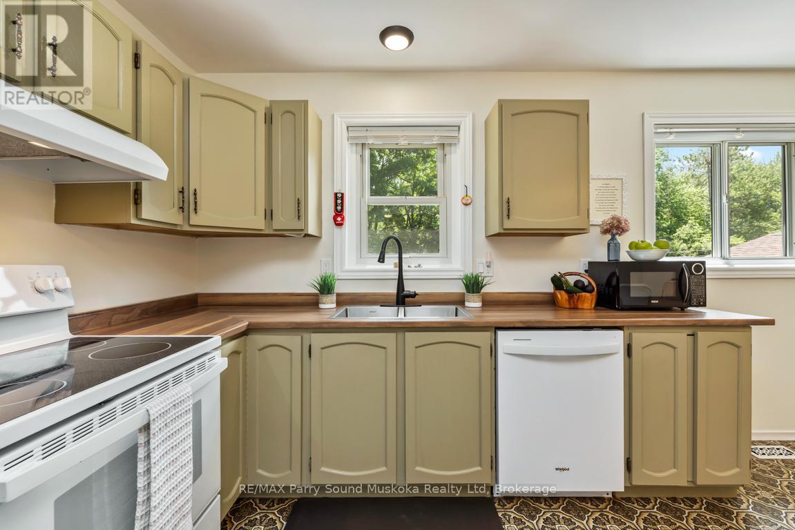 28 Clerks Road, Georgian Bay, Ontario  P0C 1H0 - Photo 14 - X13463442