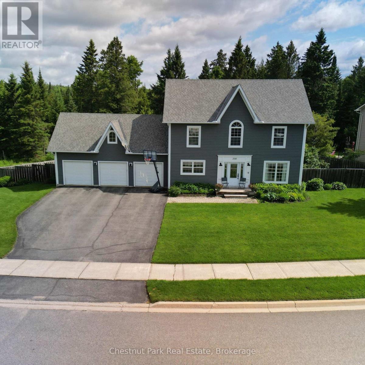 208 Covered Bridge Trail, Bracebridge, Ontario  P1L 1Y3 - Photo 1 - X13468638