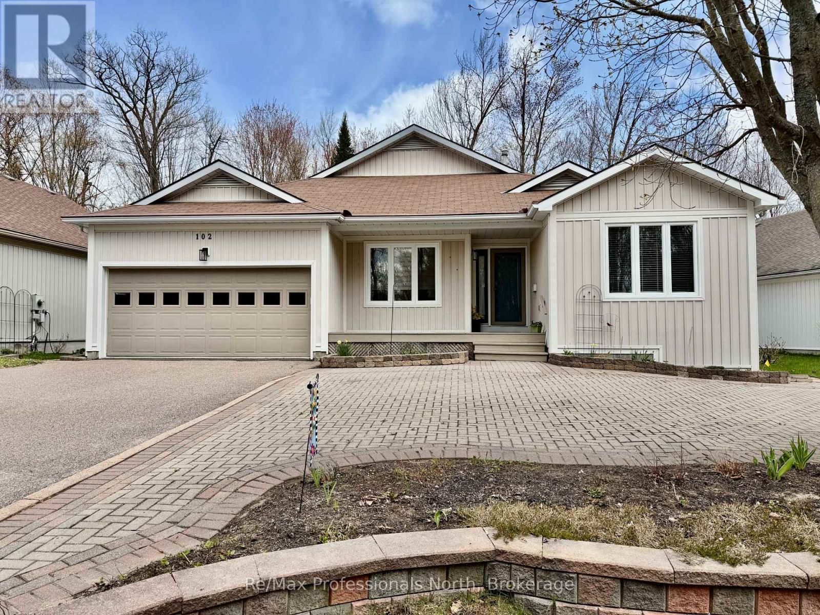 102 Pineridge Gate, Gravenhurst, Ontario  P1P 1Z2 - Photo 1 - X13478534