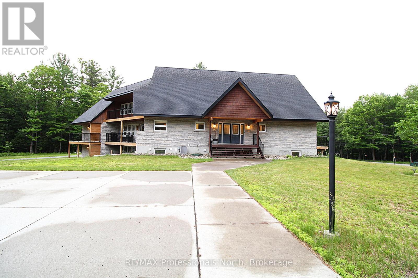 1196 Ravenscliffe Road, Huntsville, Ontario P1H 2N5 - Photo 2 - X13483746