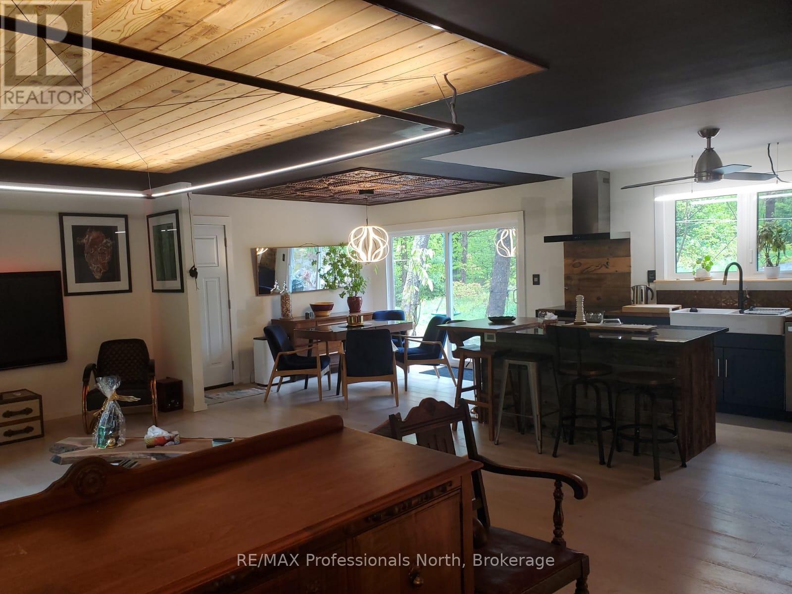 1460 Peterson Road, Bracebridge, Ontario P1L 1X1 - Photo 3 - X13486020
