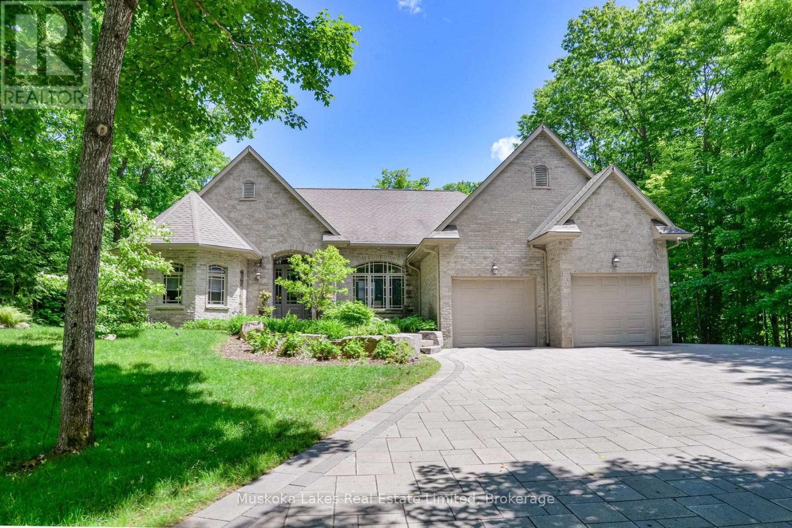 44 Estate Drive, Muskoka Lakes, Ontario  P0B 1J0 - Photo 1 - X13489860