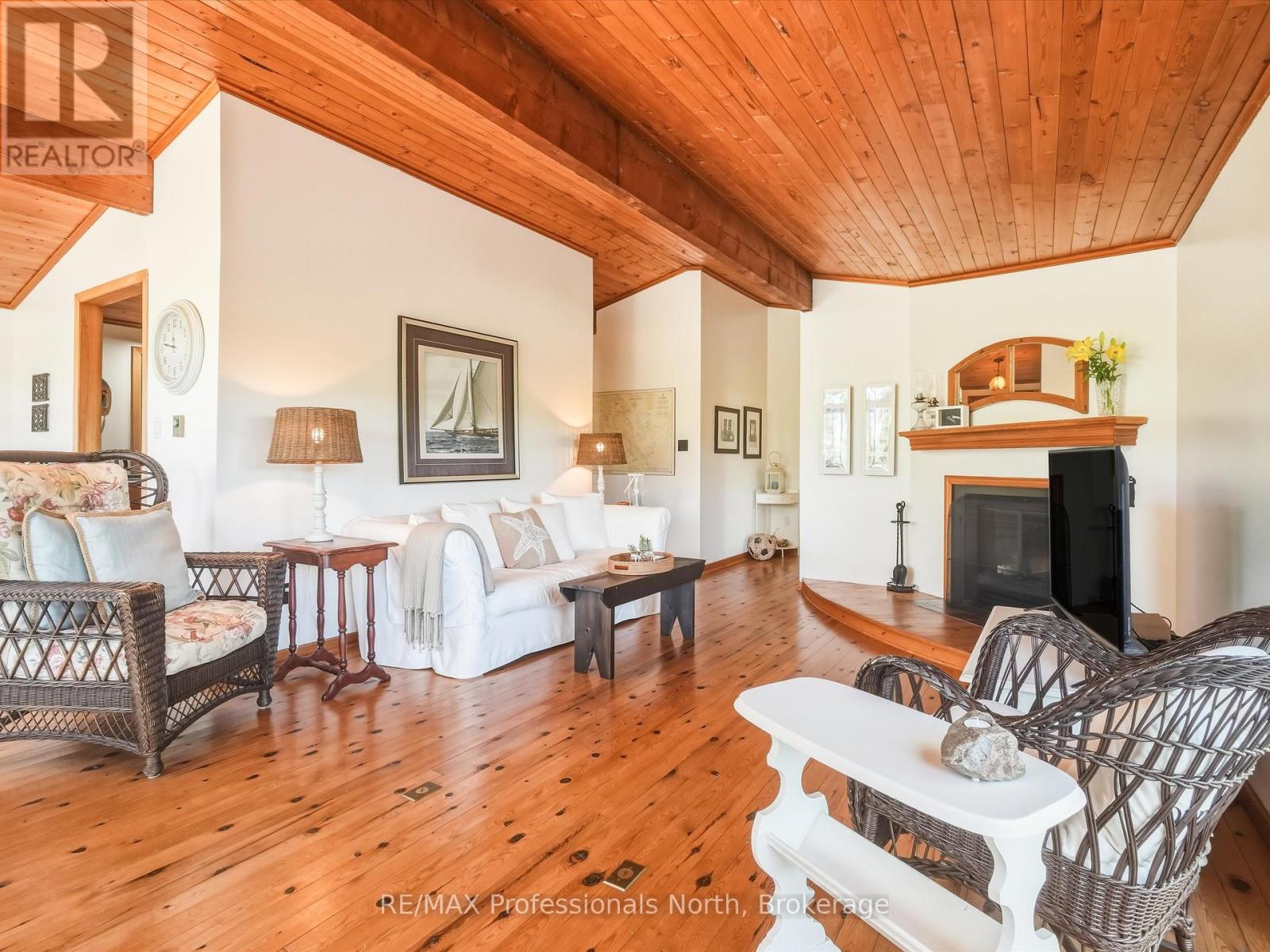 23 Taylor Island, Gravenhurst, Ontario  P1P 1R2 - Photo 4 - X13491704