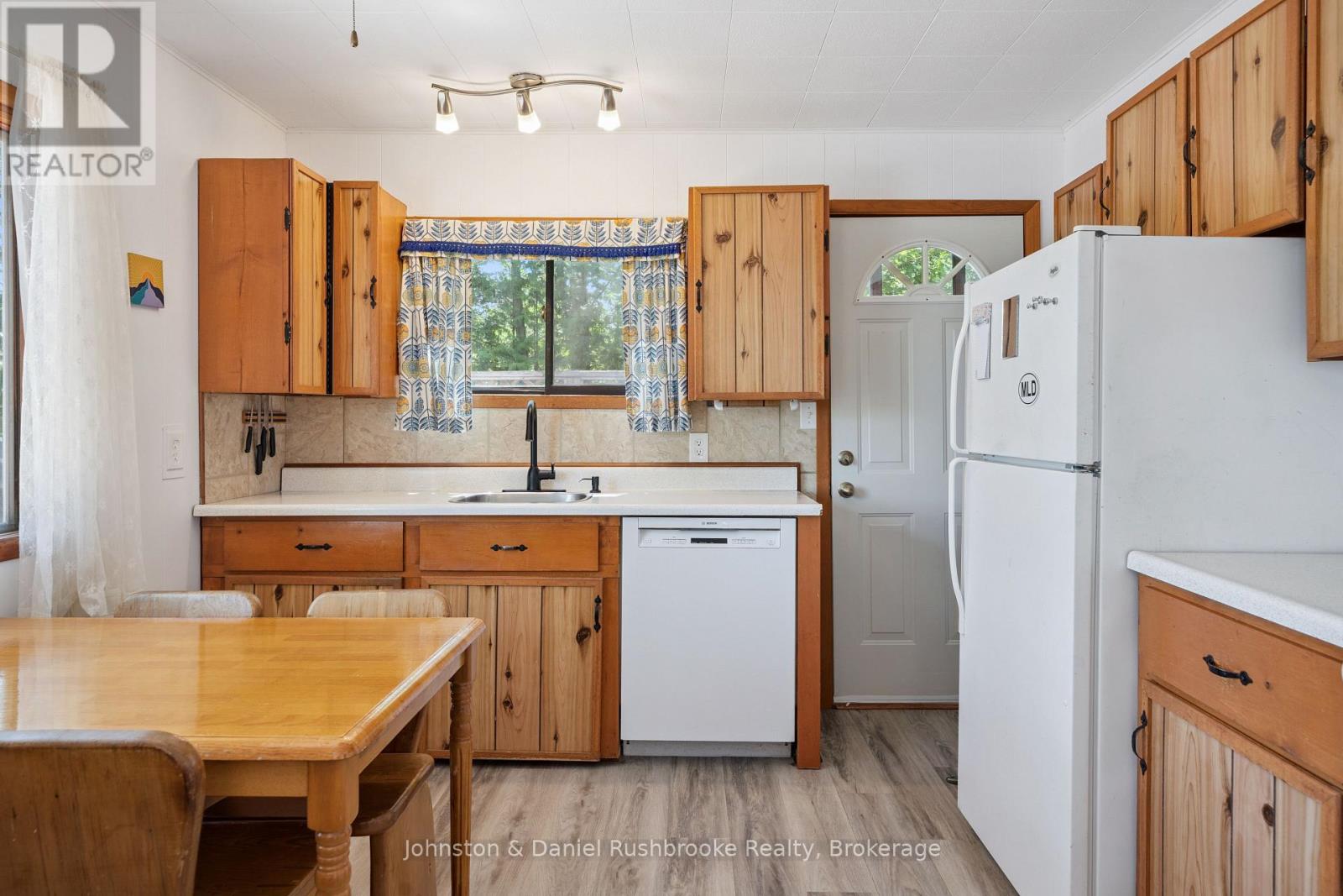 1277 & 1279 Woodland Drive, Gravenhurst, Ontario  P1P 1R2 - Photo 11 - X13492706