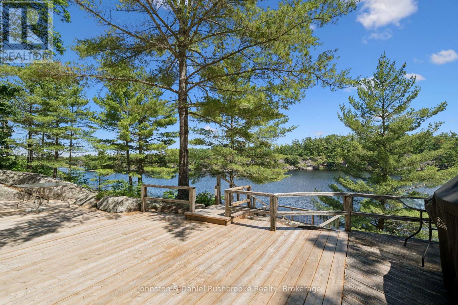 1277 & 1279 Woodland Drive, Gravenhurst, Ontario  P1P 1R2 - Photo 2 - X13492706