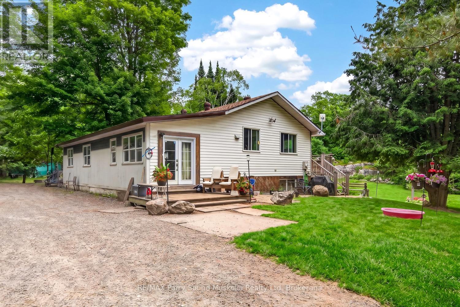15 Toronto Lake Road, Georgian Bay, Ontario  P0C 1H0 - Photo 1 - X13499016