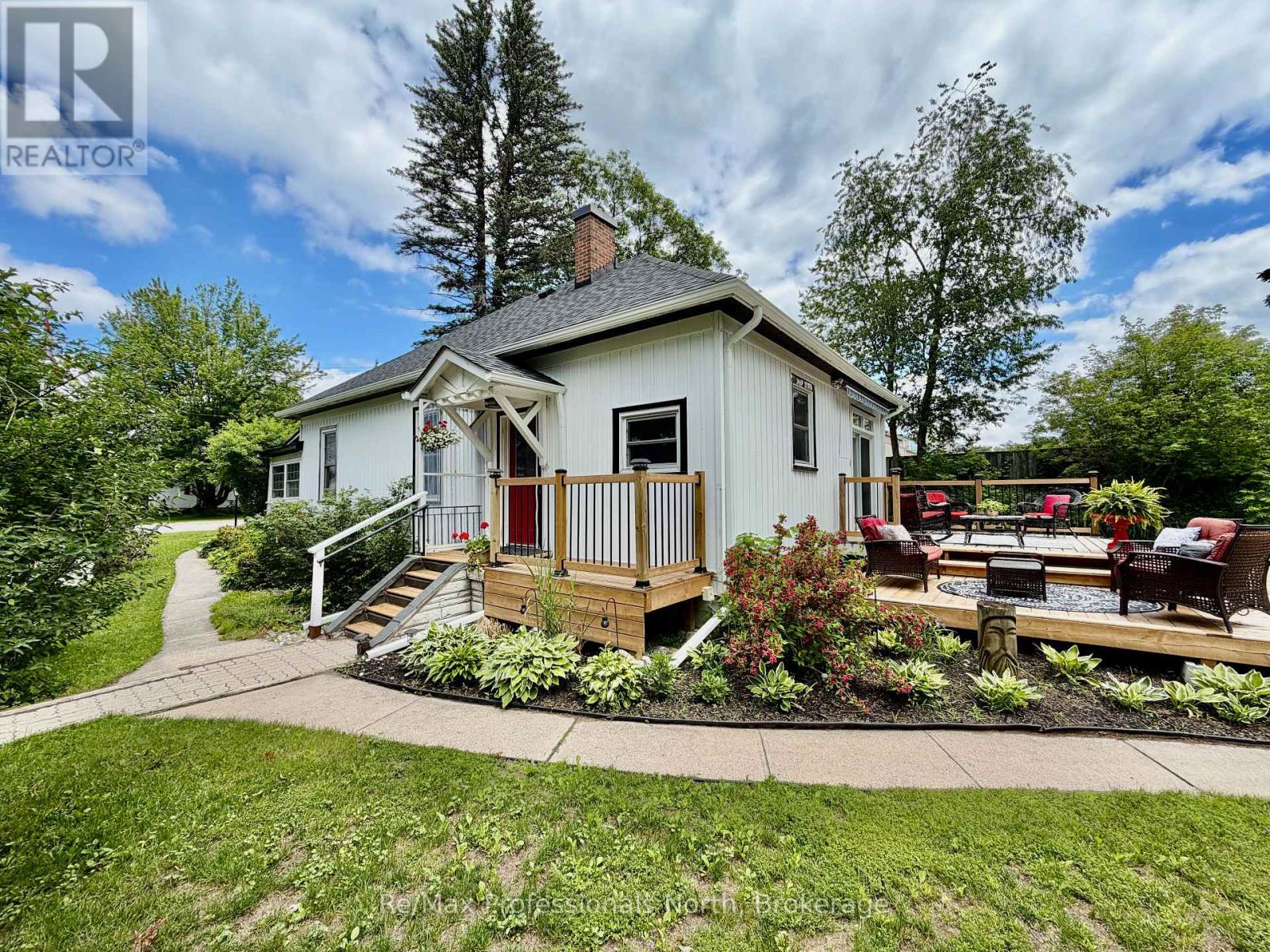 191 Phillip Street W, Gravenhurst, Ontario  P1P 1J4 - Photo 1 - X13499562