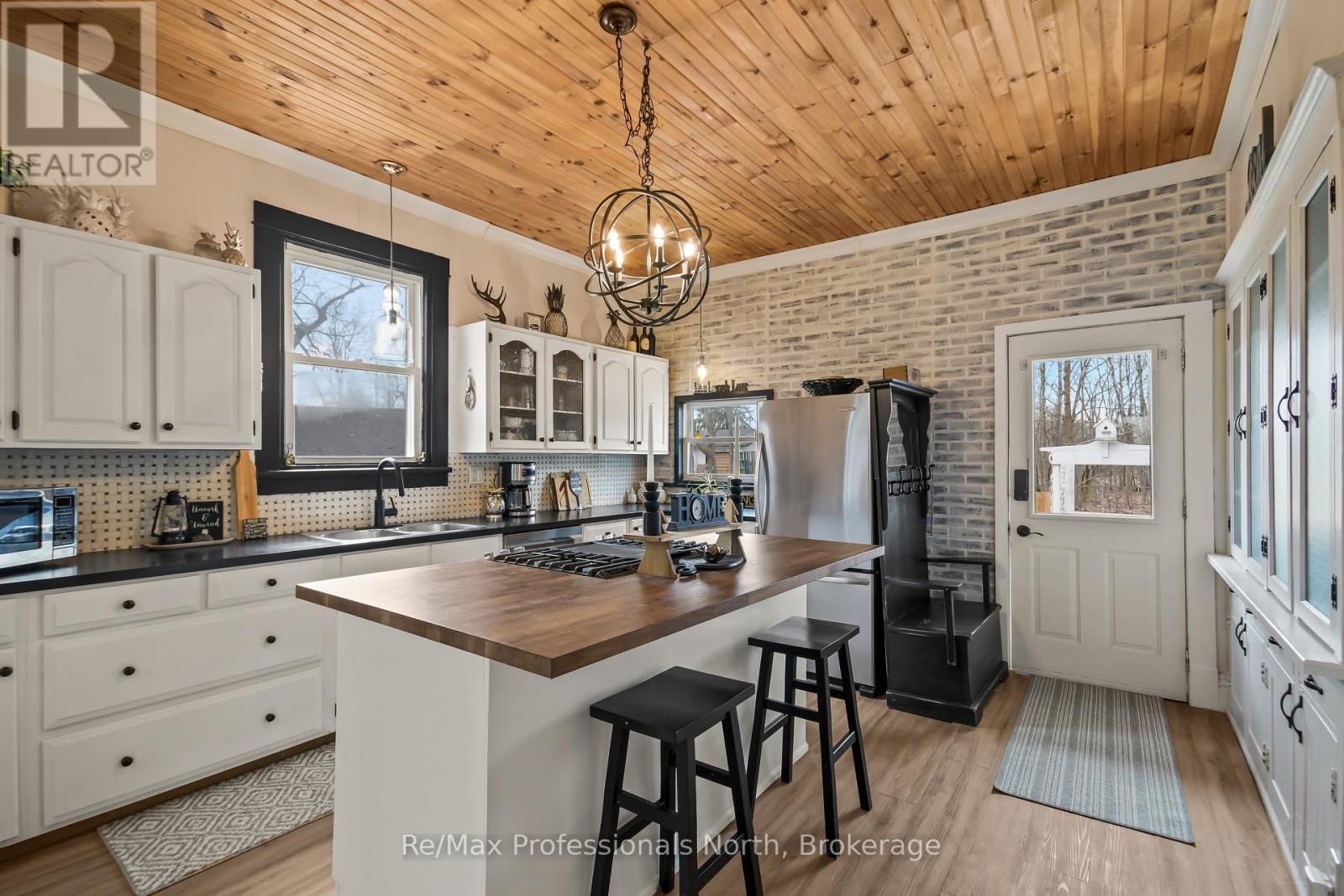 191 Phillip Street W, Gravenhurst, Ontario  P1P 1J4 - Photo 2 - X13499562