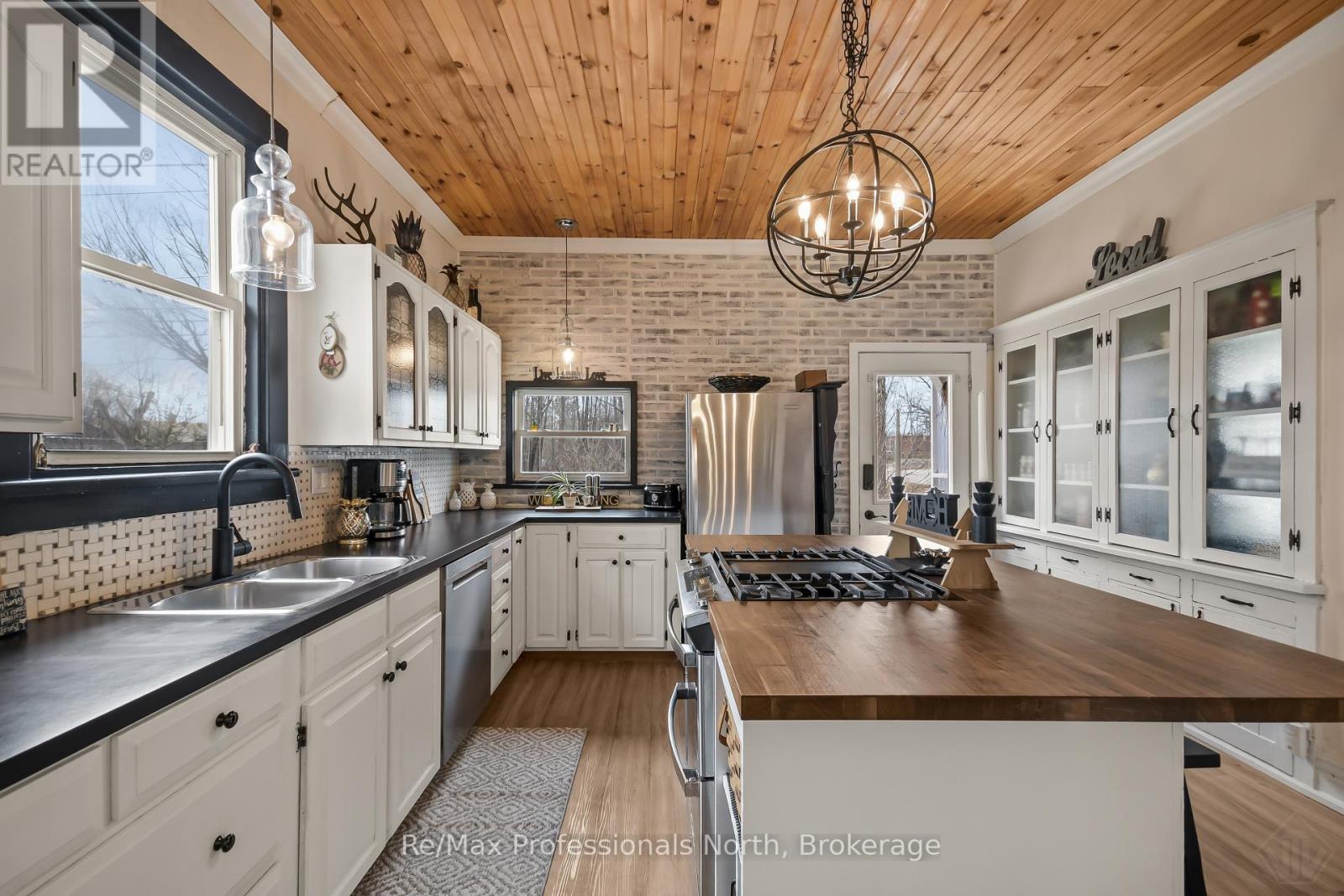 191 Phillip Street W, Gravenhurst, Ontario  P1P 1J4 - Photo 3 - X13499562