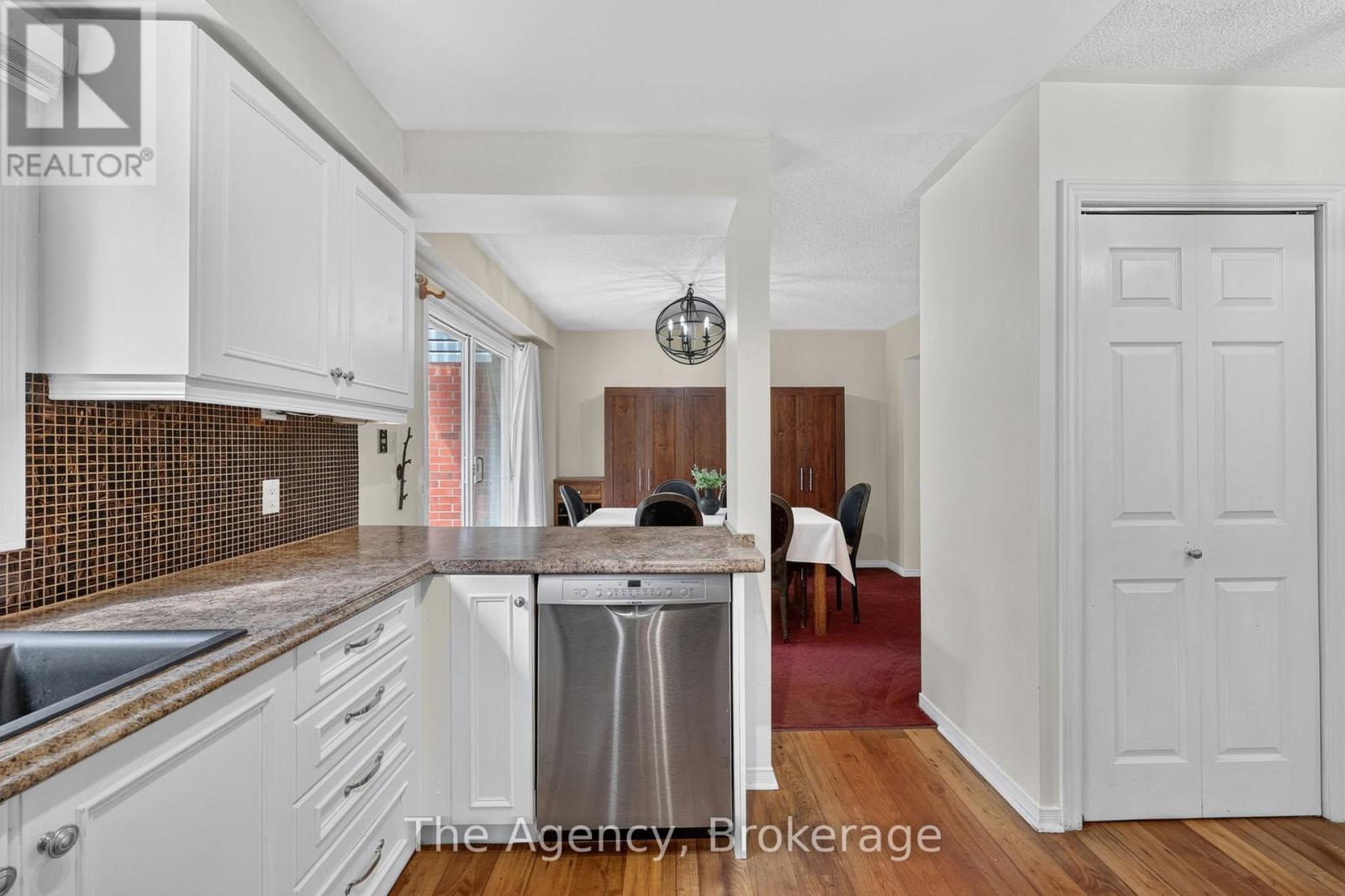 97 Shoreline Drive, Bracebridge, Ontario P1L 1Z4 - Photo 6 - X13501500