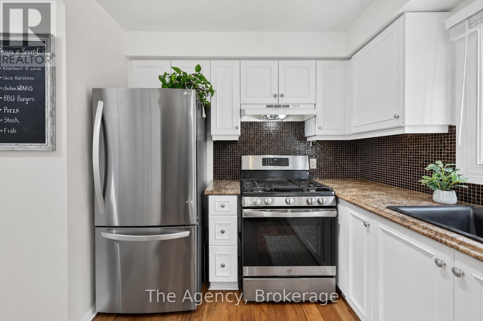 97 Shoreline Drive, Bracebridge, Ontario P1L 1Z4 - Photo 9 - X13501500