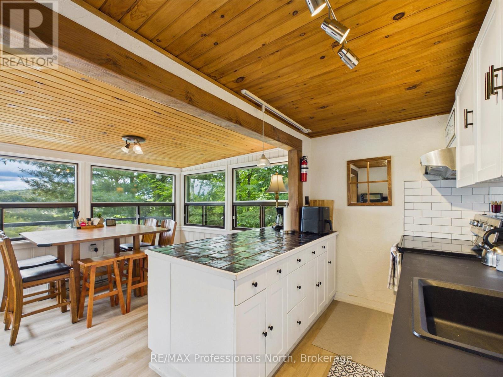 1760 Valley Road, Huntsville, Ontario  P1H 1A8 - Photo 8 - X13501758