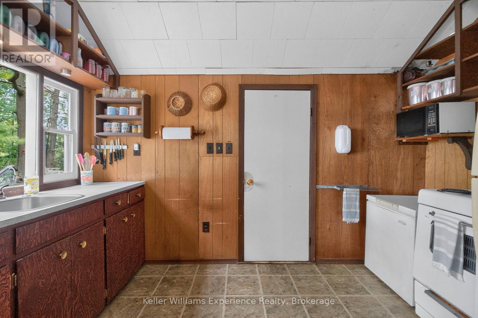 588 Island 1040, Georgian Bay, Ontario P0E 1E0 - Photo 10 - X13505398