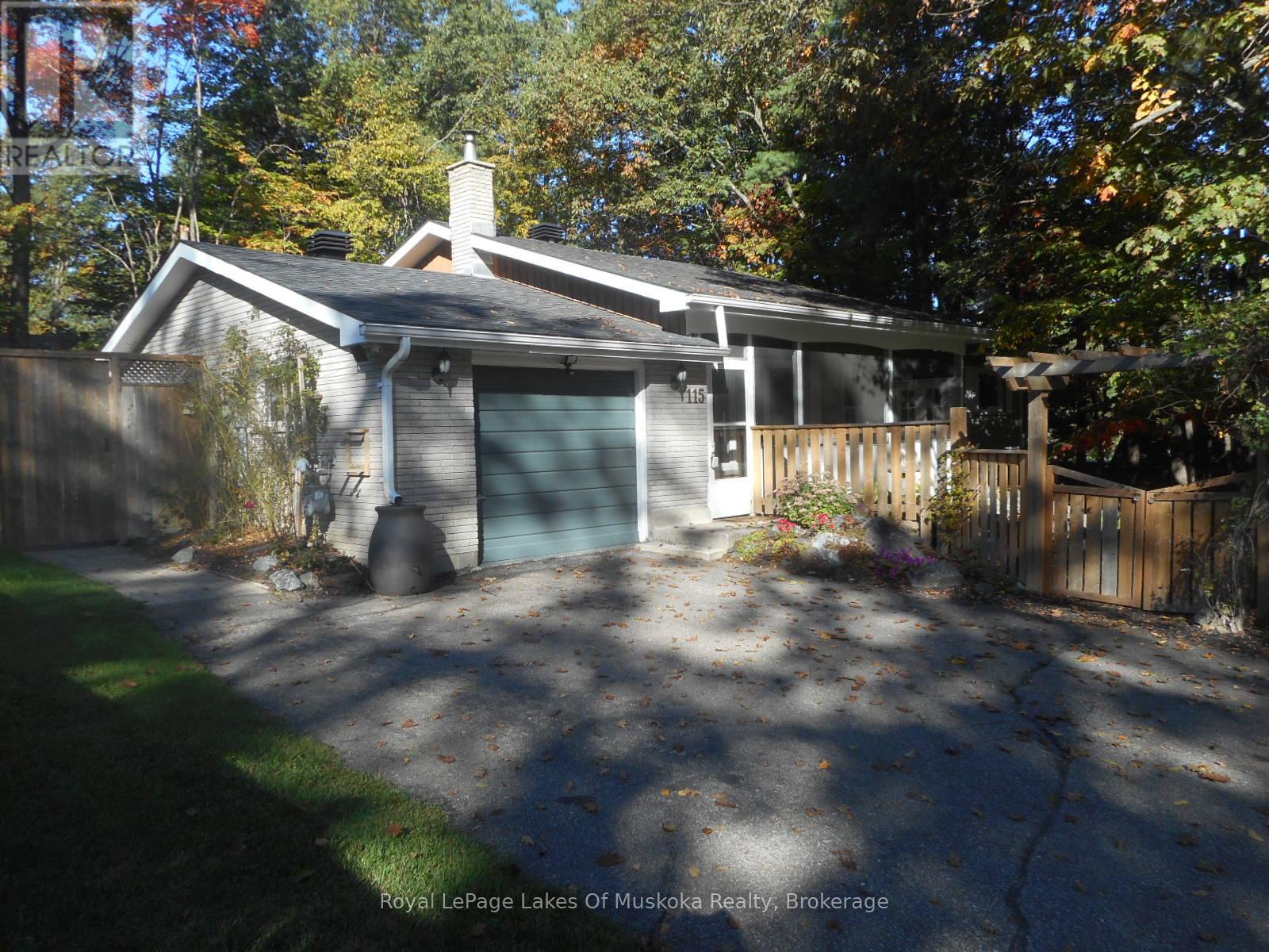 115 Douglas Street, Gravenhurst, Ontario P1P 1A4 - Photo 1 - X13511620
