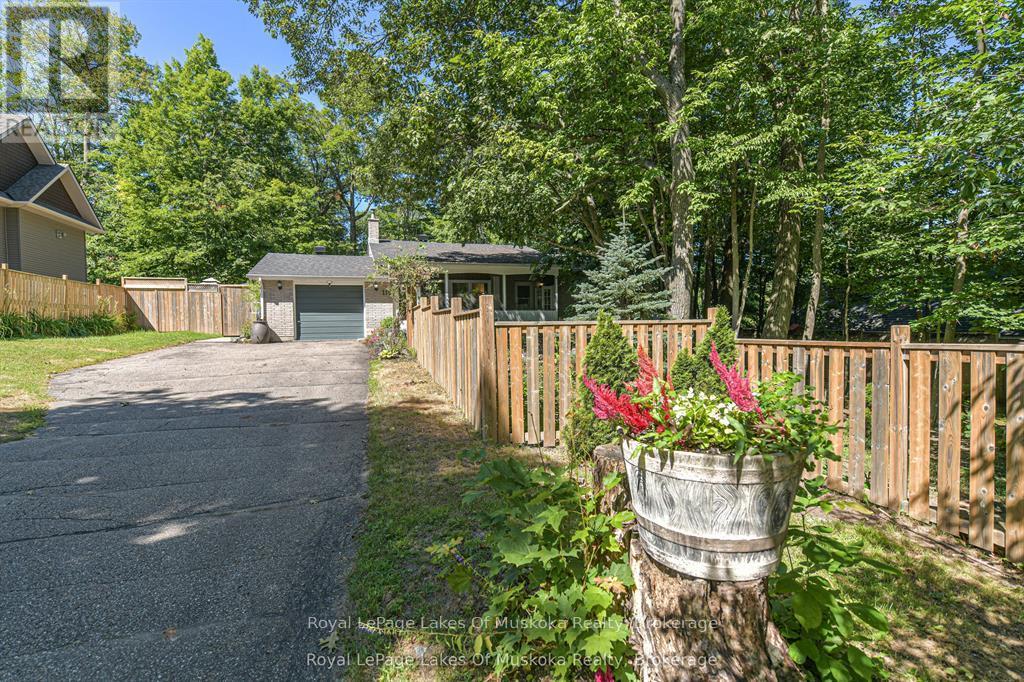 115 Douglas Street, Gravenhurst, Ontario P1P 1A4 - Photo 3 - X13511620