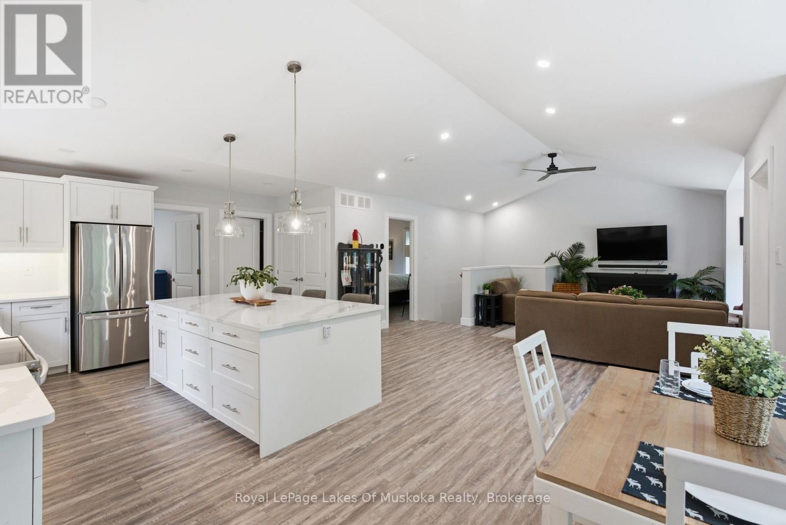 1053 Spring Lake Road, Lake Of Bays, Ontario P0A 1H0 - Photo 14 - X13514444