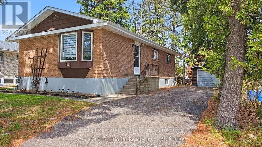 36 Susan Street W, Huntsville, Ontario P1H 1X2 - Photo 1 - X13516470