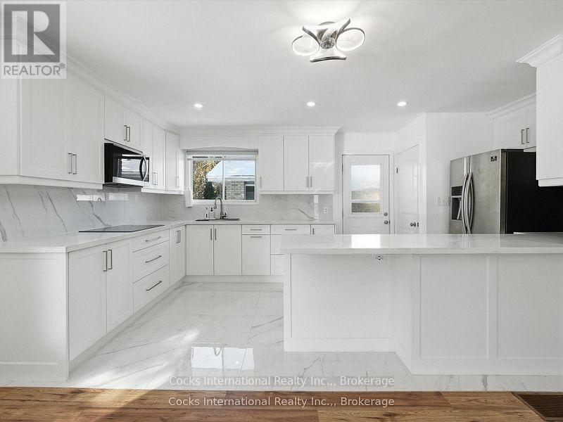 36 Susan Street W, Huntsville, Ontario P1H 1X2 - Photo 3 - X13516470