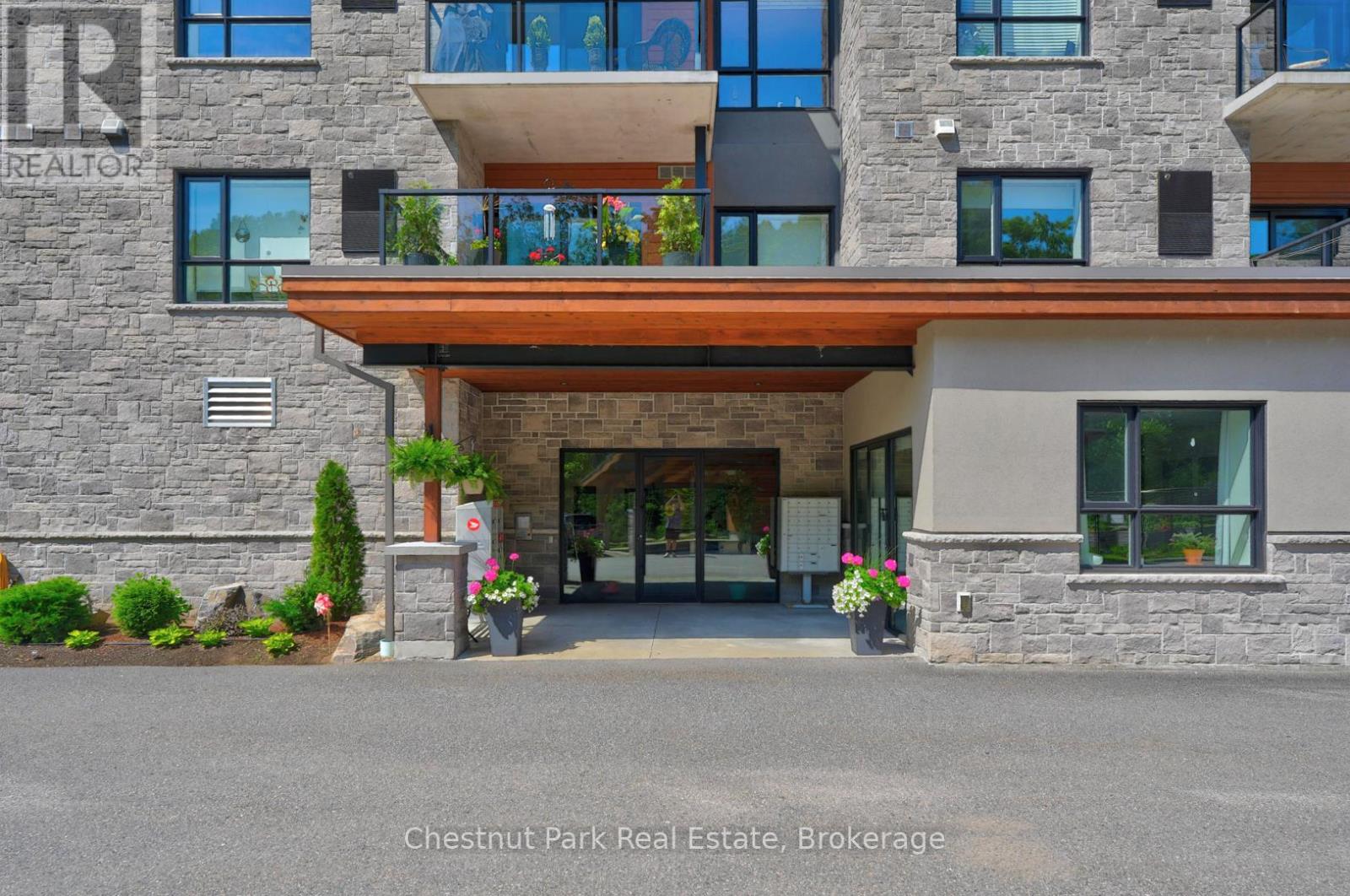 104 - 23 Campus Trail, Huntsville, Ontario P1H 0G1 - Photo 2 - X13518364
