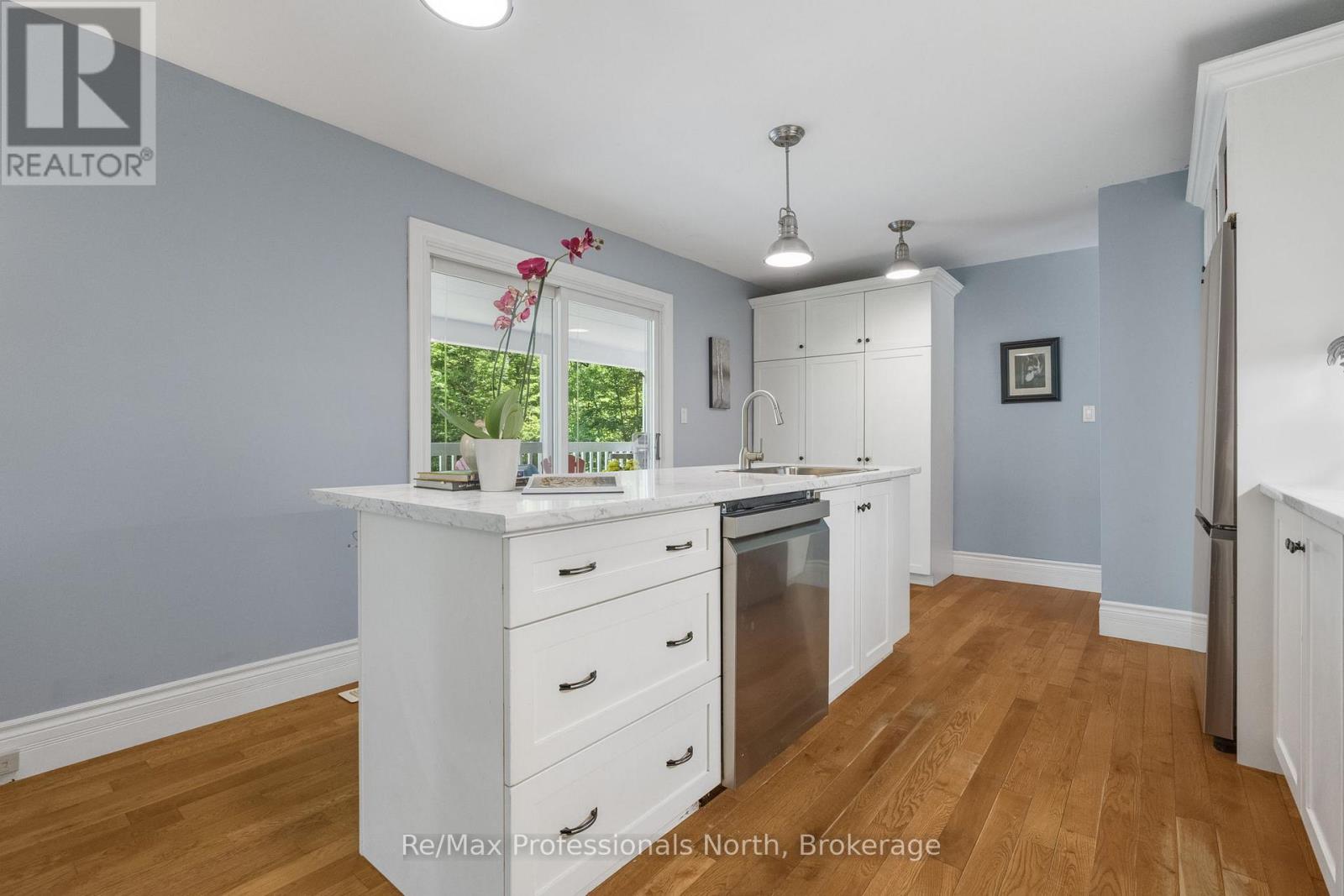 1032 Bradley Road, Muskoka Lakes, Ontario P1P 1R2 - Photo 12 - X13524250