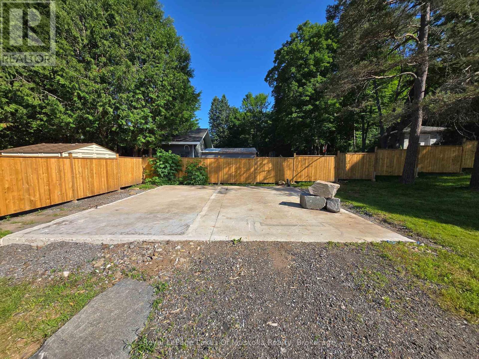 11 Silver Street, Huntsville, Ontario P1H 1M2 - Photo 3 - X13526706