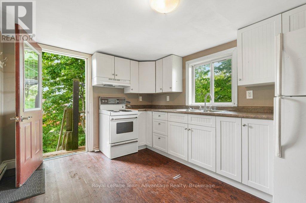 41 Emily Street, Parry Sound, Ontario  P2A 2P6 - Photo 5 - X13531312