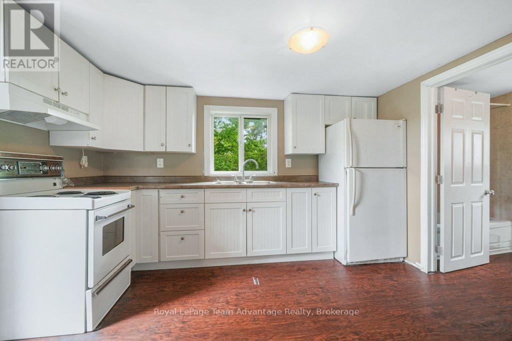 41 Emily Street, Parry Sound, Ontario  P2A 2P6 - Photo 6 - X13531312