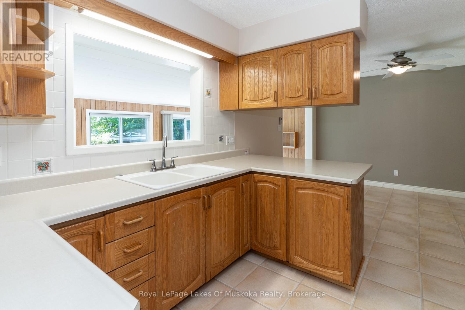 130 Robinson Avenue, Gravenhurst, Ontario P1P 1R5 - Photo 13 - X13532484