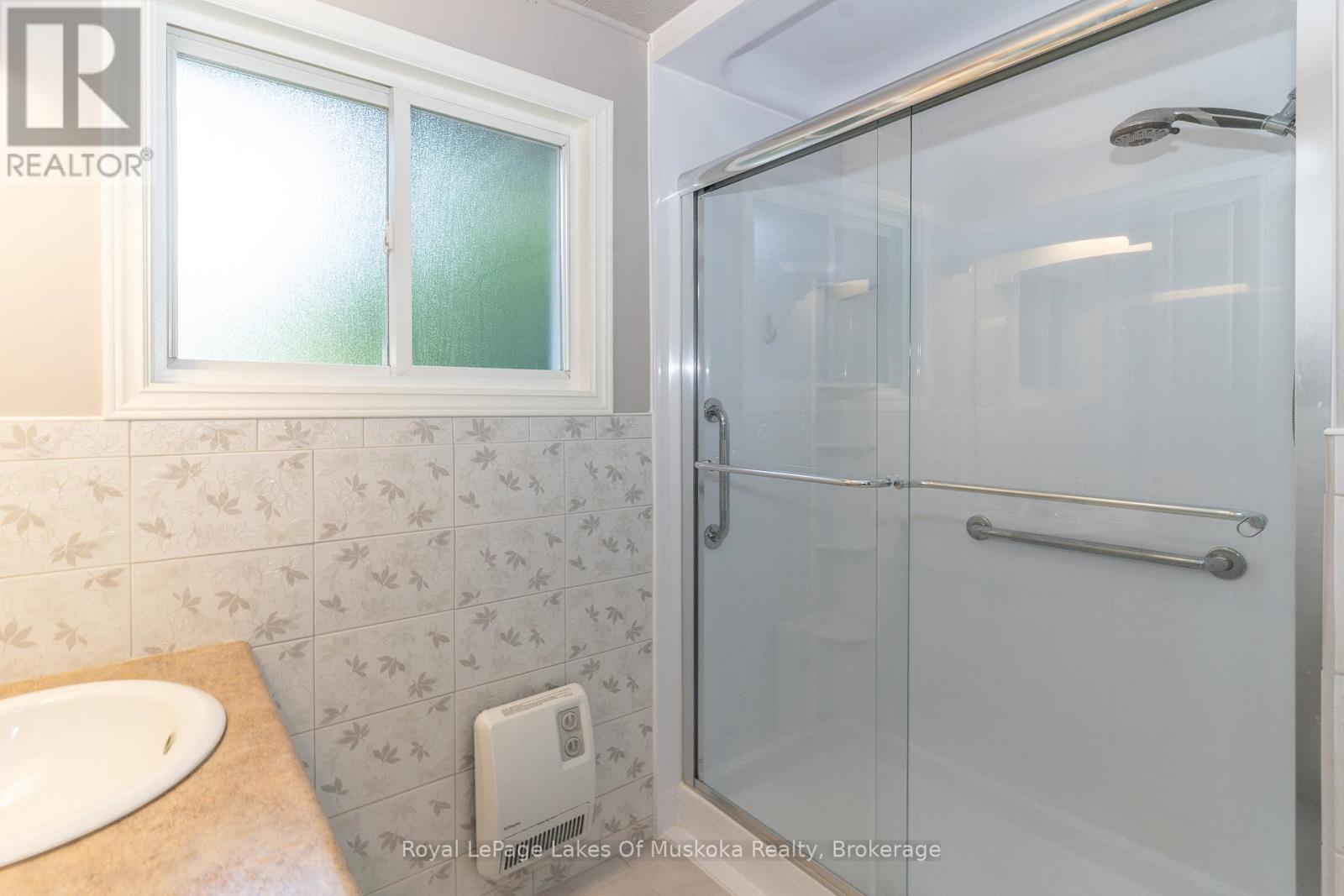 130 Robinson Avenue, Gravenhurst, Ontario P1P 1R5 - Photo 25 - X13532484
