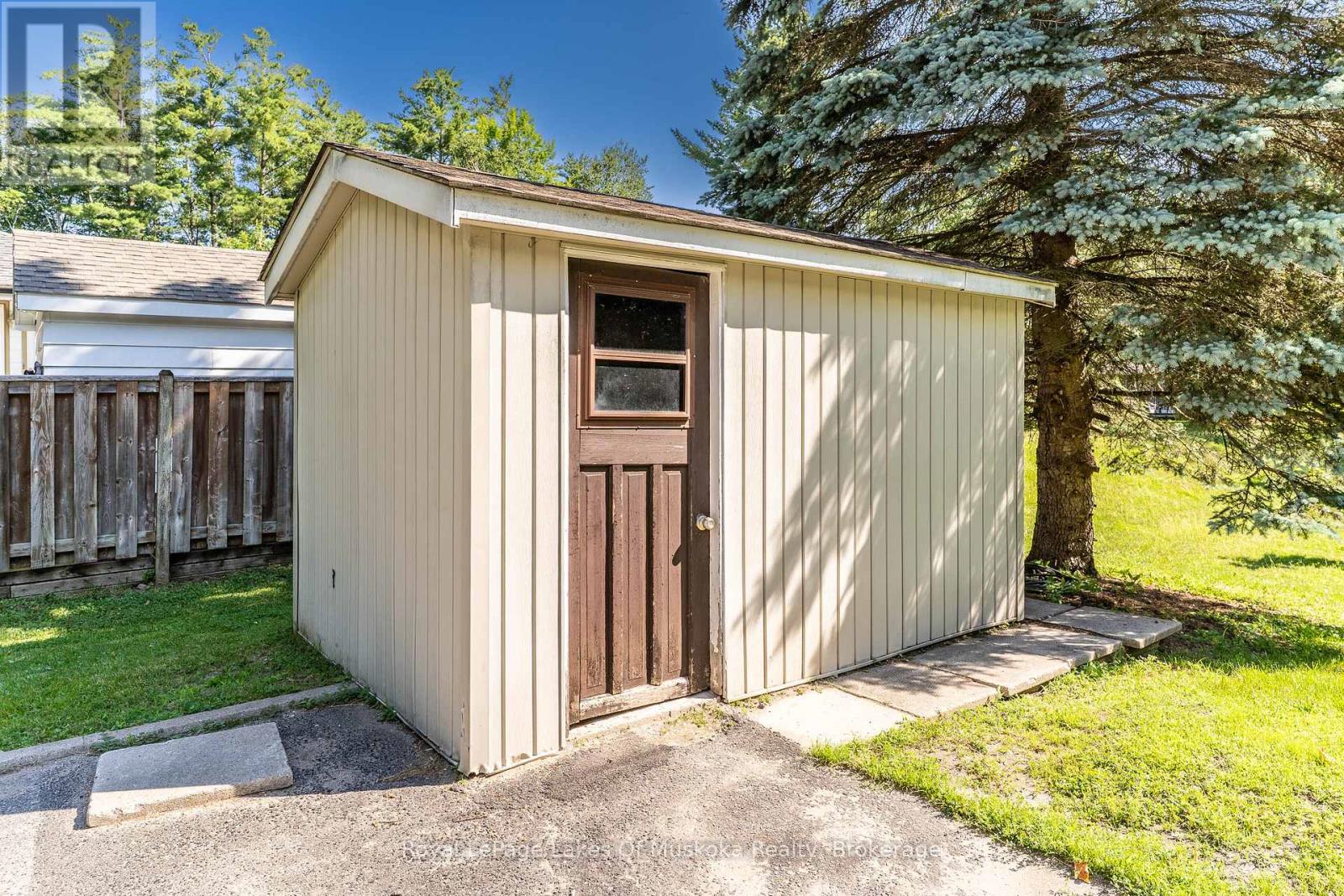 130 Robinson Avenue, Gravenhurst, Ontario P1P 1R5 - Photo 33 - X13532484