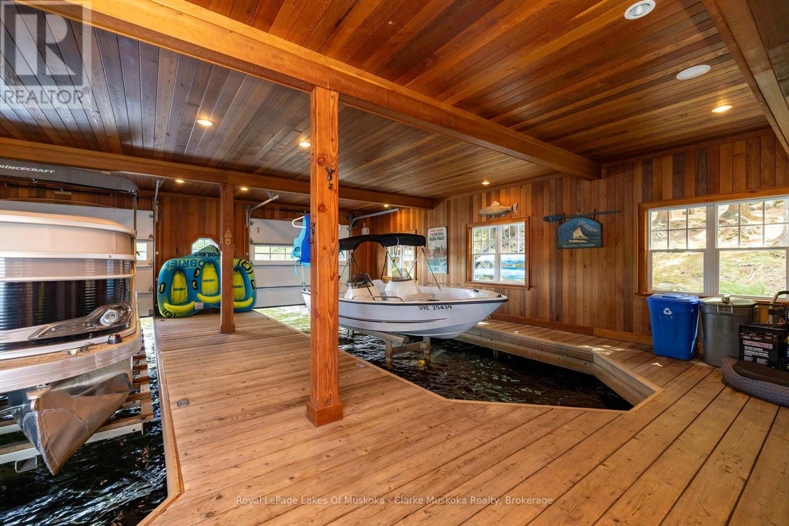 M81 Pine Island #1 Island, Muskoka Lakes, Ontario  P1L 1W8 - Photo 15 - X13542484
