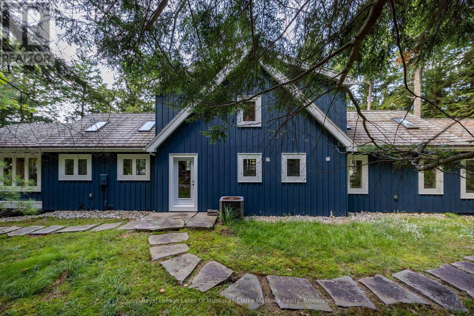 M81 Pine Island #1 Island, Muskoka Lakes, Ontario  P1L 1W8 - Photo 25 - X13542484