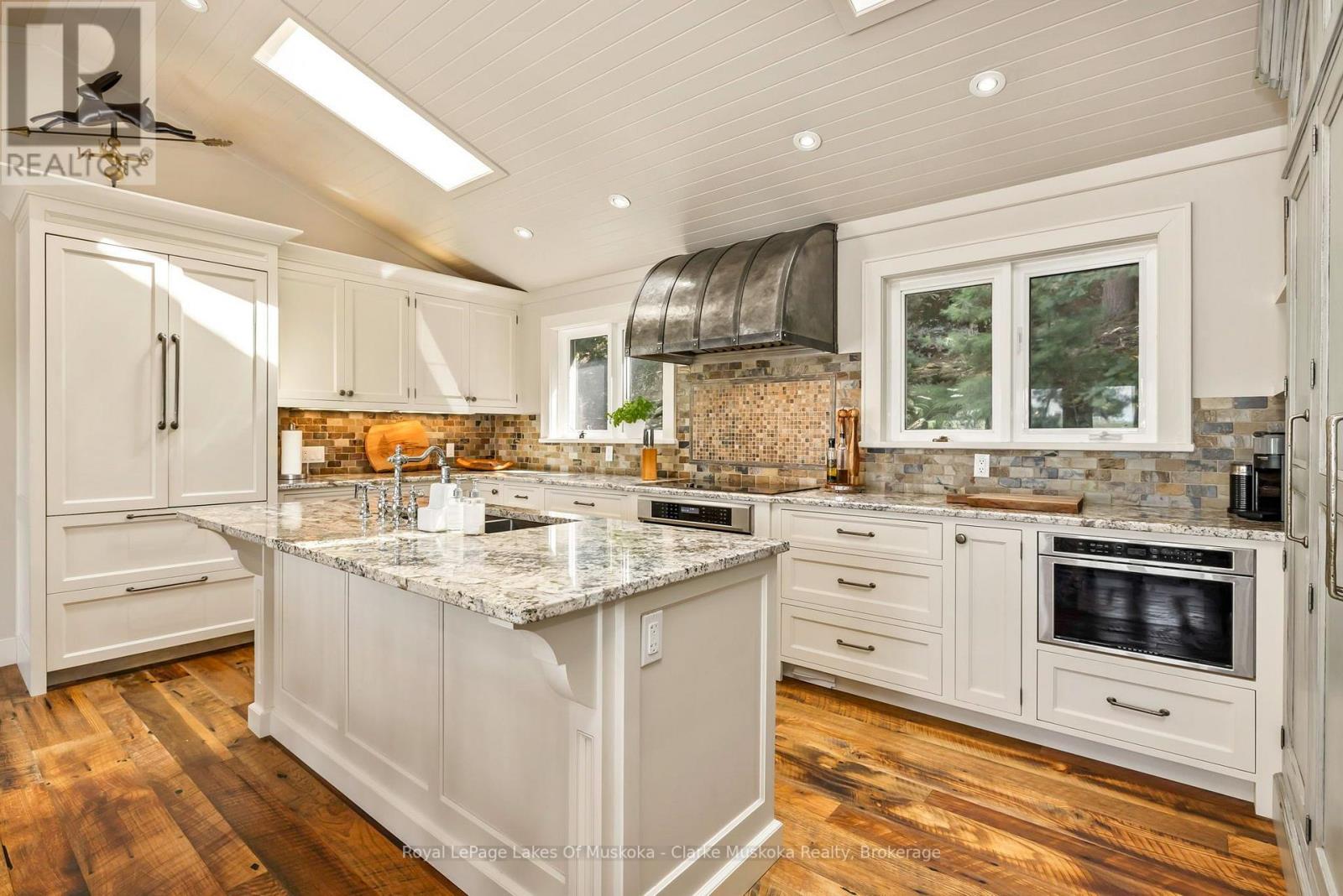 M81 Pine Island #1 & 1b Island, Muskoka Lakes, Ontario P1L 1W8 - Photo 37 - X13542488