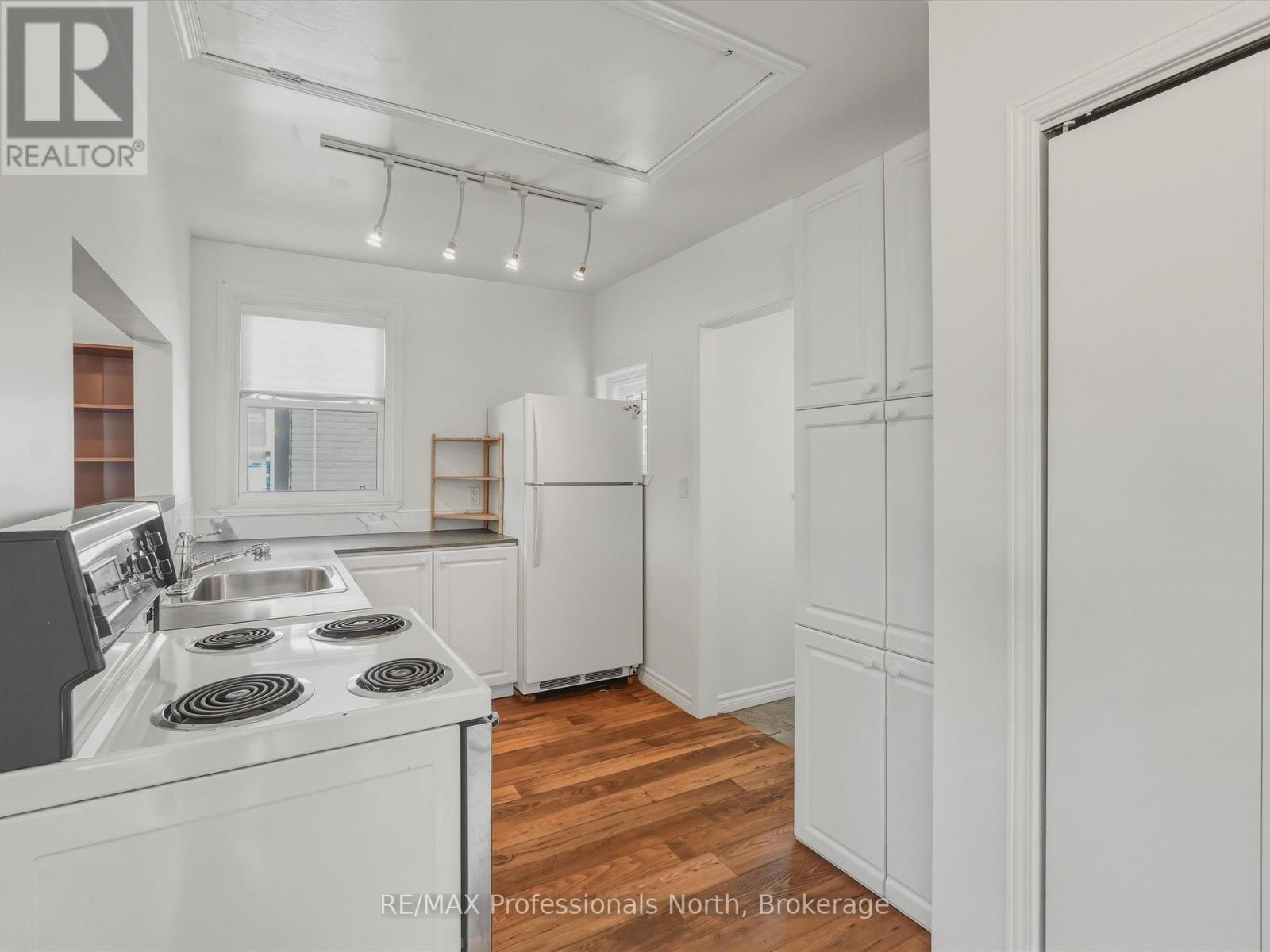 213 James Street, Bracebridge, Ontario  P1L 2B8 - Photo 14 - X13552124