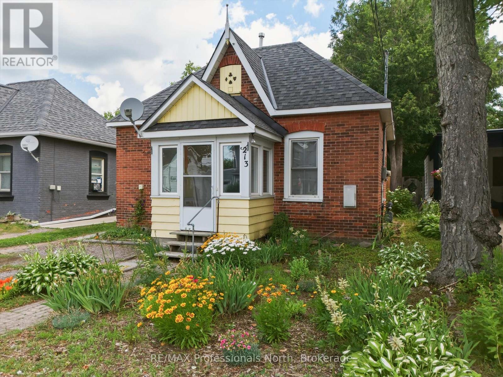 213 James Street, Bracebridge, Ontario  P1L 2B8 - Photo 2 - X13552124