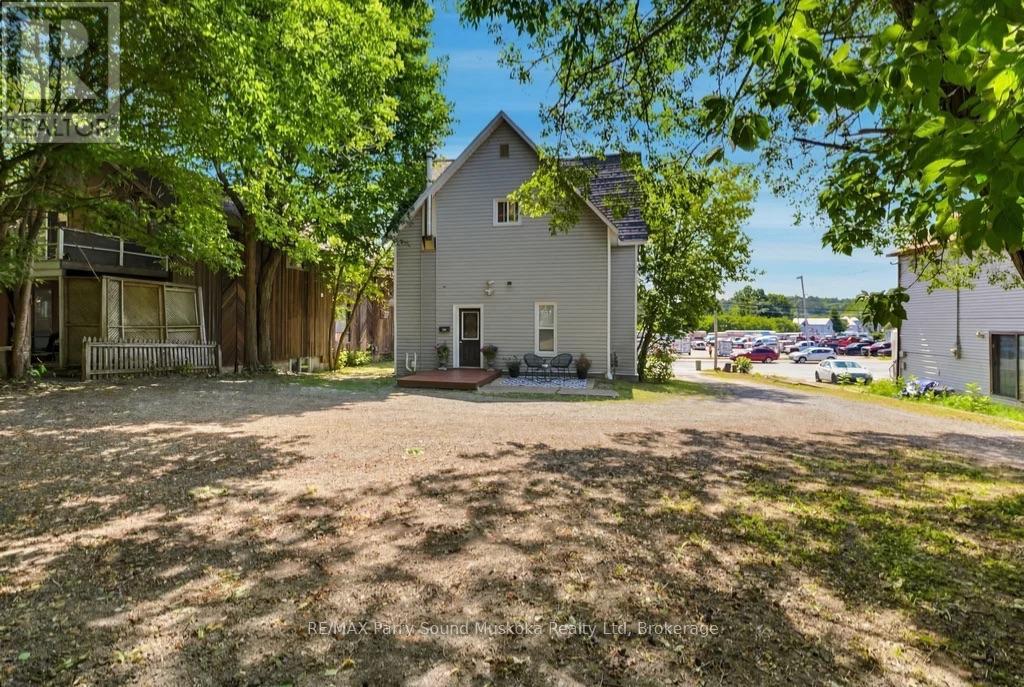 18 William Street, Parry Sound, Ontario  P2A 1V1 - Photo 2 - X13555890